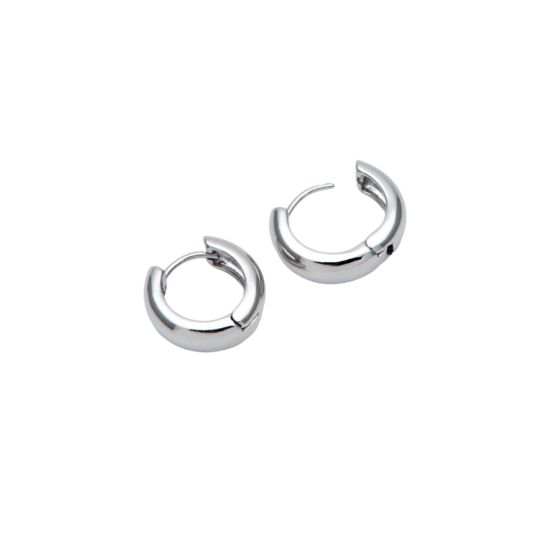 The Silver Huggie in 14mm