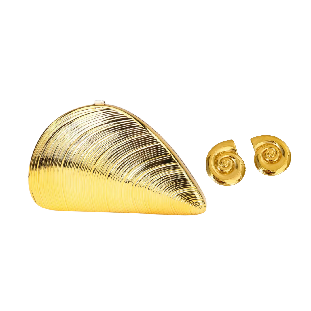 The Shell Set in Gold