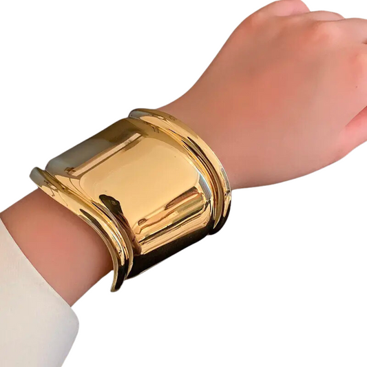 The Elsa Cuff in Yellow Gold